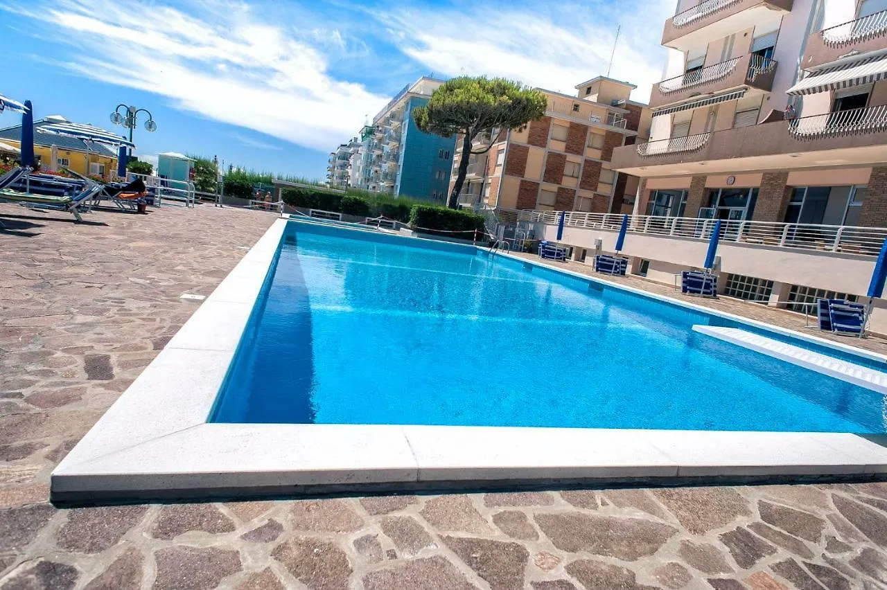 Sea View Apartment With Swimming Pool Lido di Jesolo