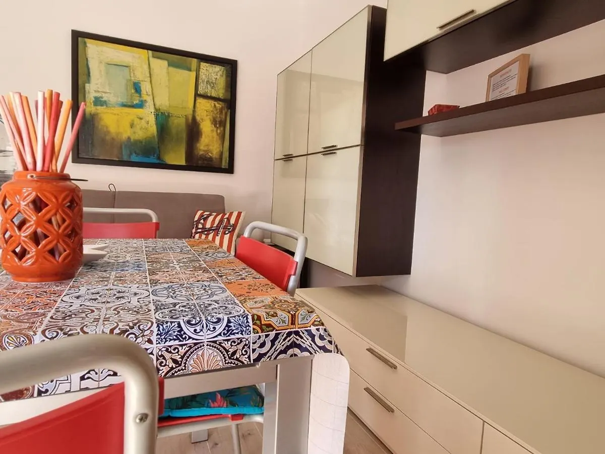 לידו די ג'סולו Sea View Apartment With Swimming Pool