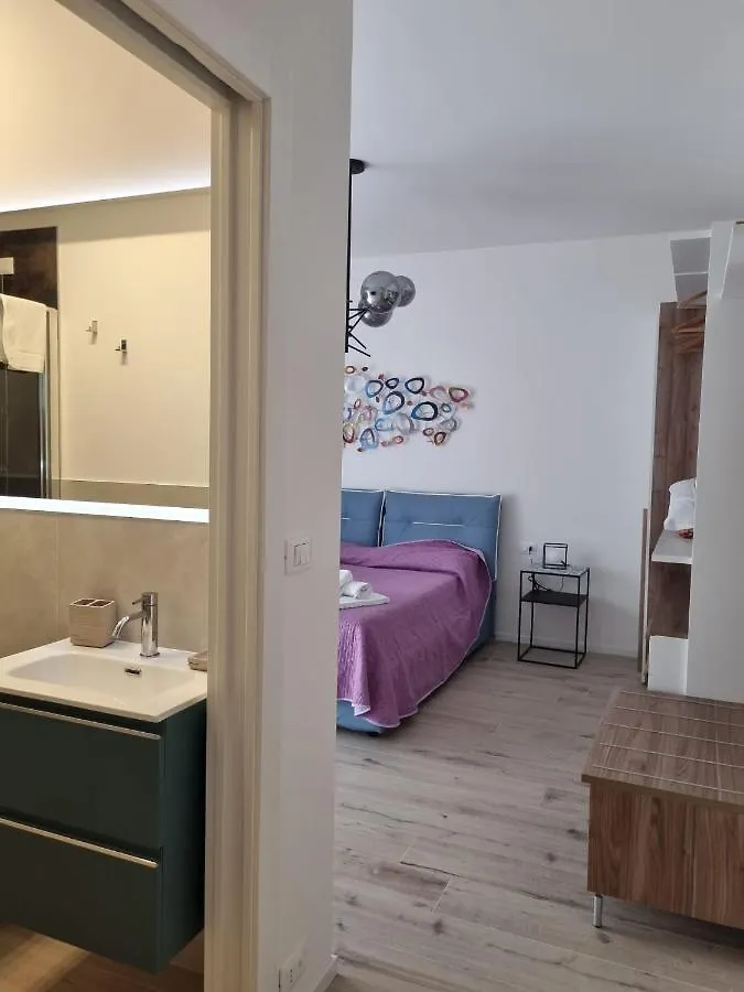 לידו די ג'סולו Sea View Apartment With Swimming Pool  לידו די ג'סולו