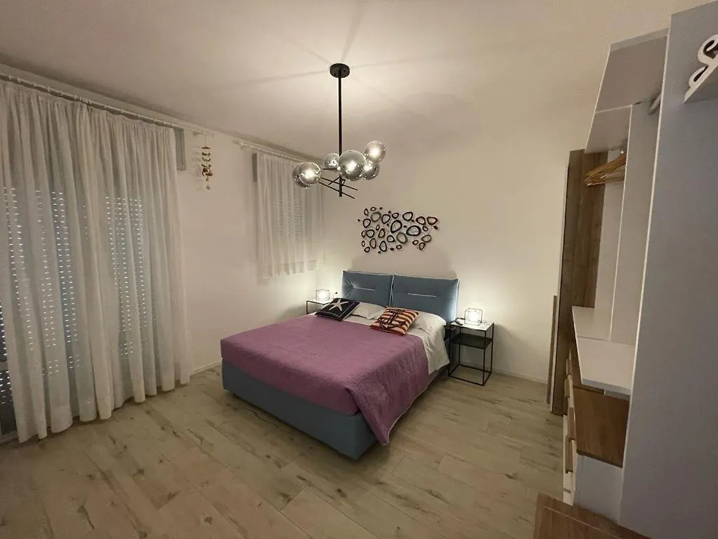 לידו די ג'סולו Sea View Apartment With Swimming Pool