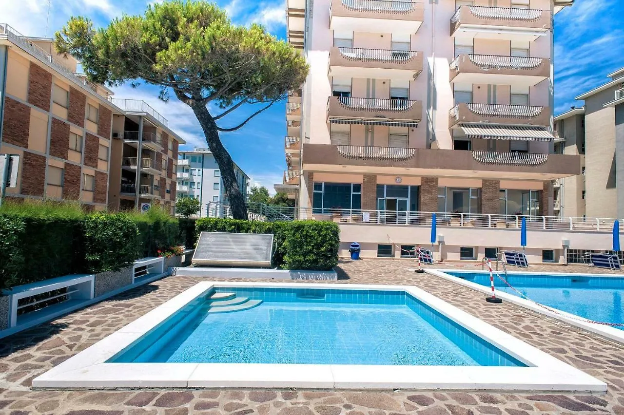 לידו די ג'סולו Sea View Apartment With Swimming Pool לידו די ג'סולו
