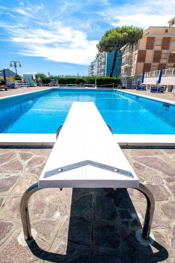 לידו די ג'סולו Sea View Apartment With Swimming Pool  לידו די ג'סולו