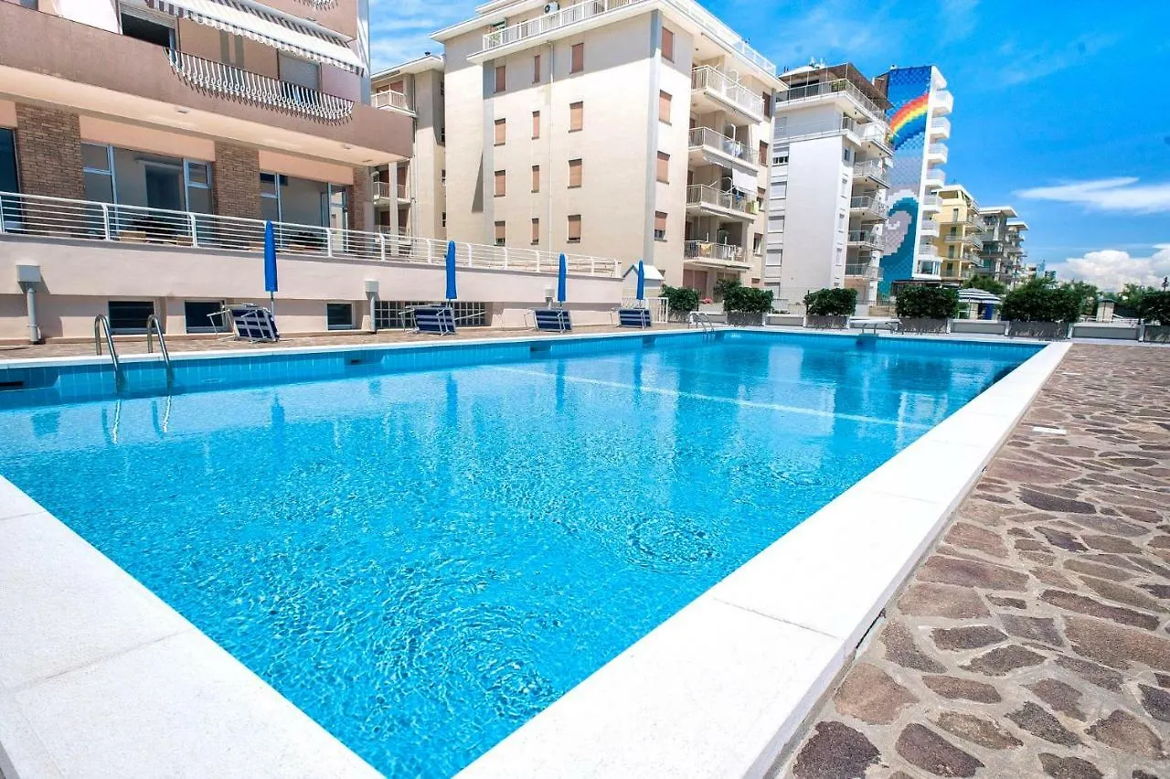 לידו די ג'סולו Sea View Apartment With Swimming Pool לידו די ג'סולו