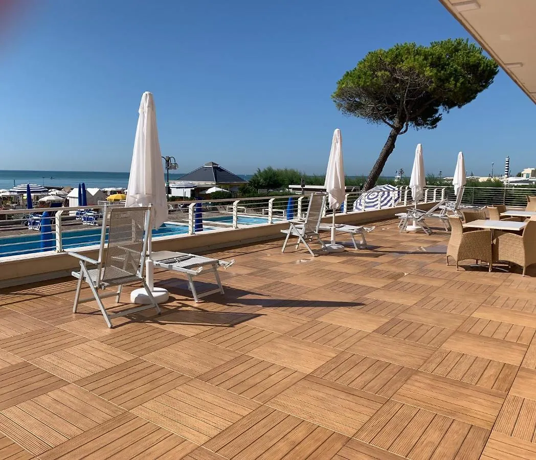 לידו די ג'סולו Sea View Apartment With Swimming Pool
